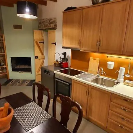 Traditional Stone House In Pelion Kır Evi